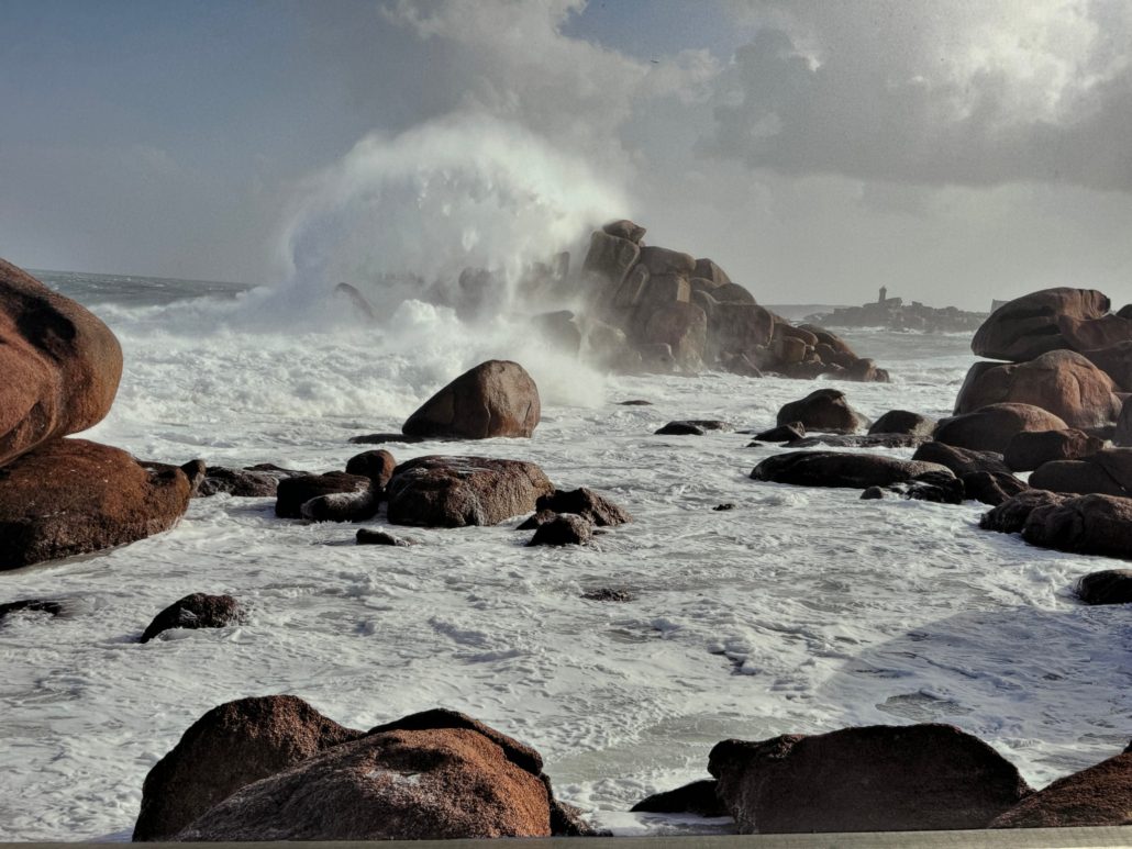 SVK-Photowettbewerb2023_1.Platz_Tosende Felsen am Meer